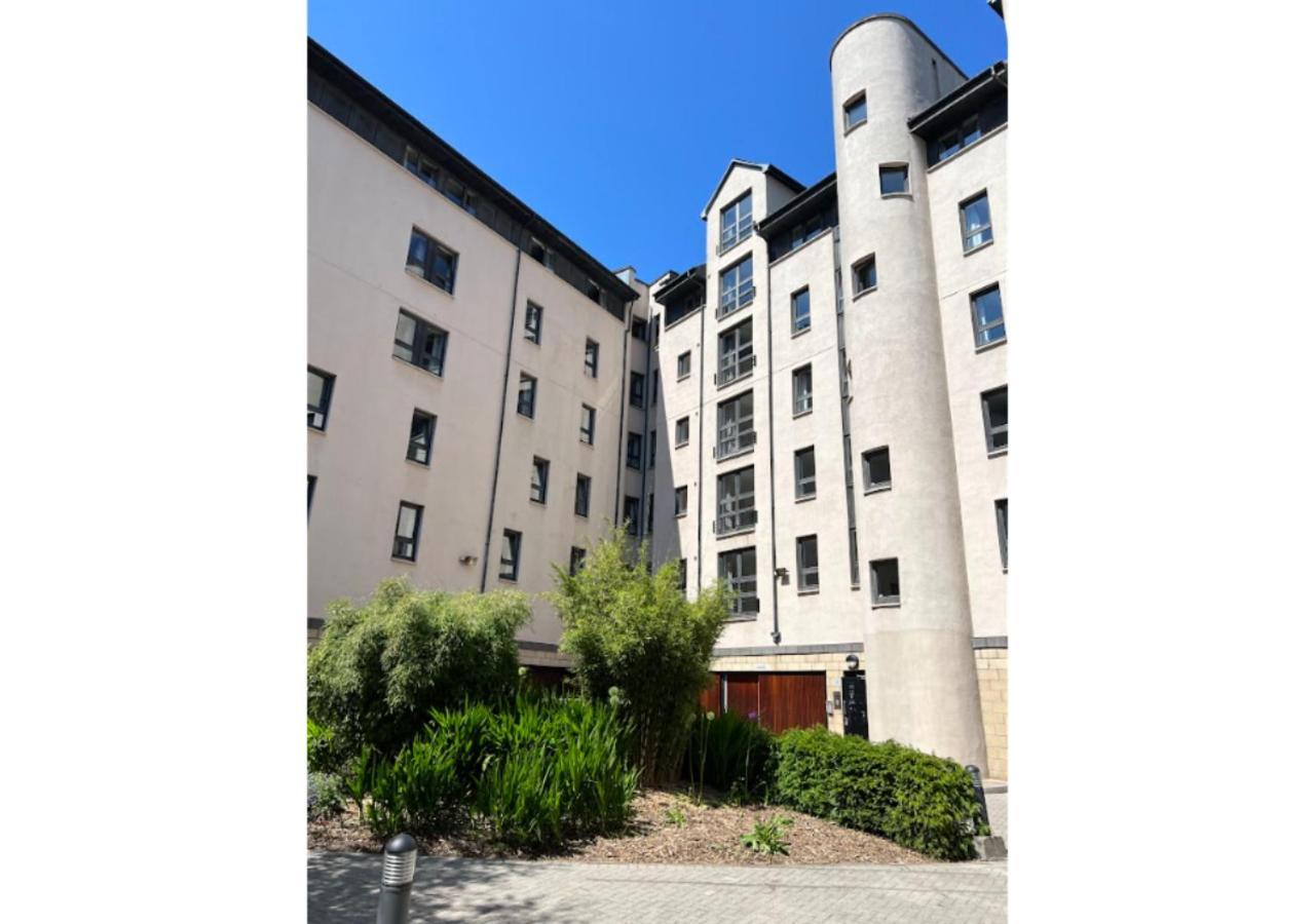 Апартаменты Joivy Affordable 3,4,5 And 12 Bed Private Flats Next To Royal Mile (Adults Only) Эдинбург Экстерьер фото