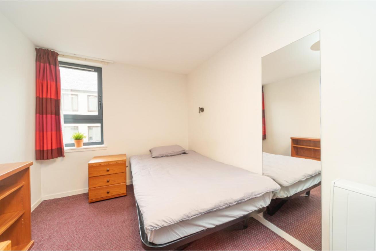 Апартаменты Joivy Affordable 3,4,5 And 12 Bed Private Flats Next To Royal Mile (Adults Only) Эдинбург Экстерьер фото